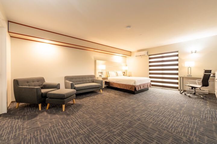 Room 34 of 65