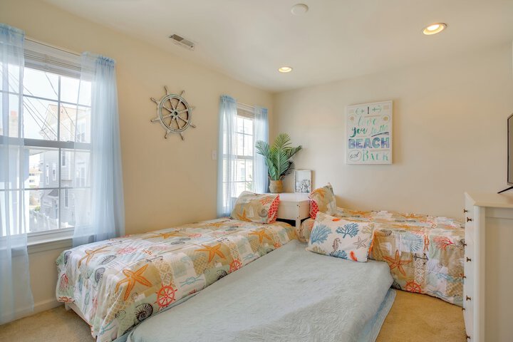 Brigantine Condo - Steps to the Ocean!
