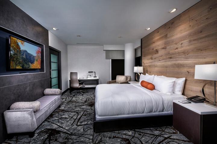 Room 32 of 56