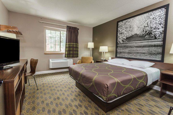 Room 12 of 20