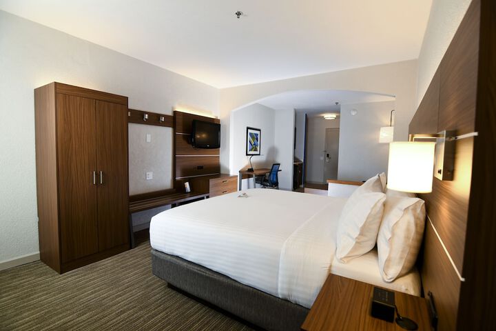Room 47 of 126