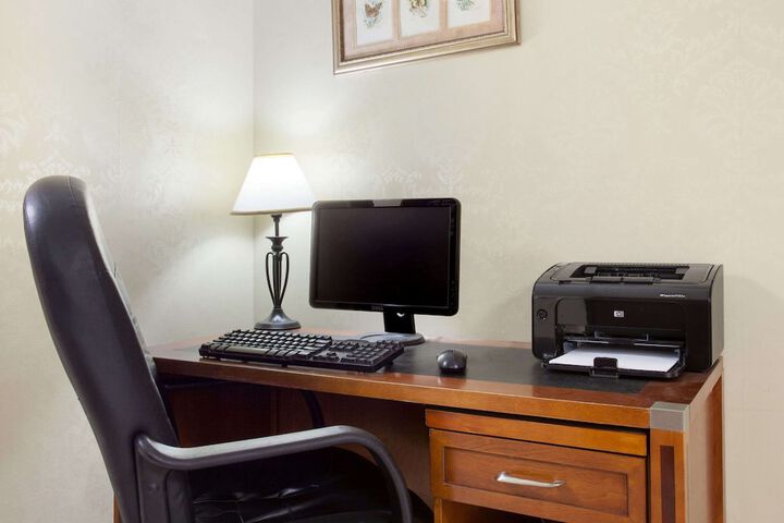 Business Center 19 of 19