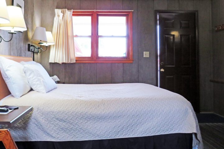 Room 8 of 50
