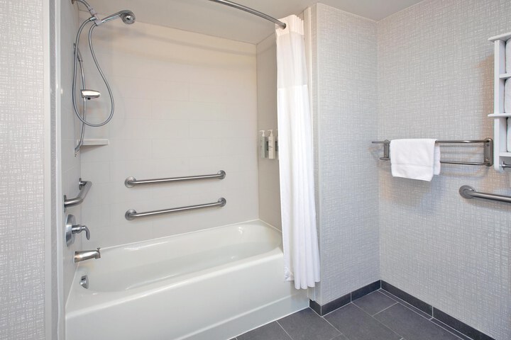 Hampton Inn & Suites St. Cloud MN
