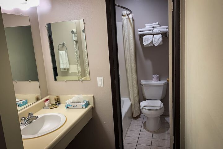 Room 20 of 28