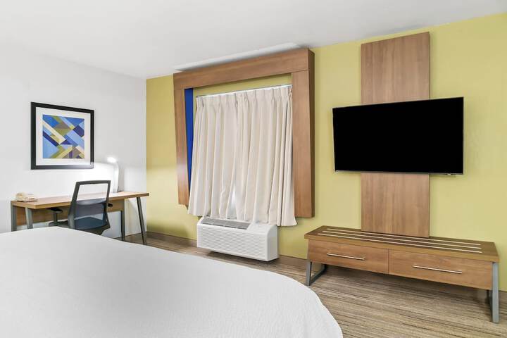 Room 34 of 67