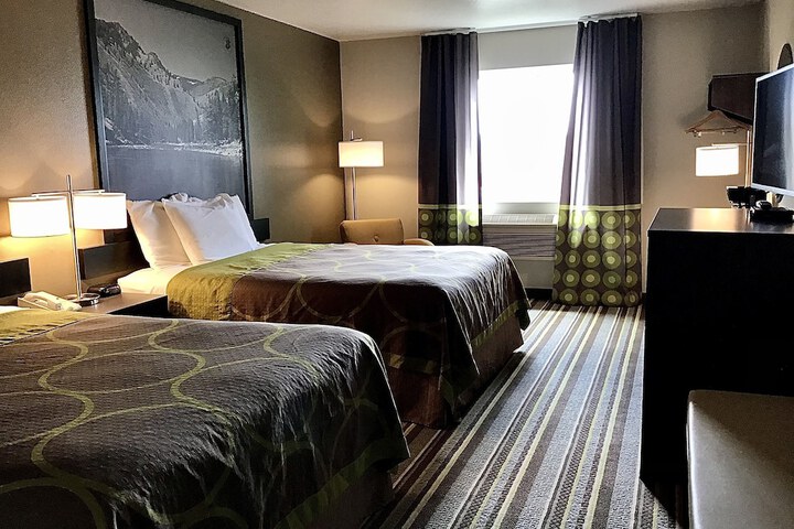 Room 13 of 35