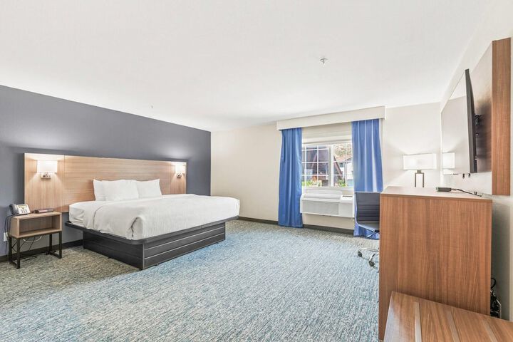 Quality Inn & Suites on the River