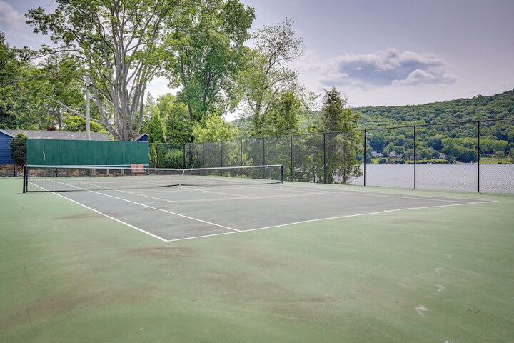 New Fairfield Vacation Rental w / Lake Views!