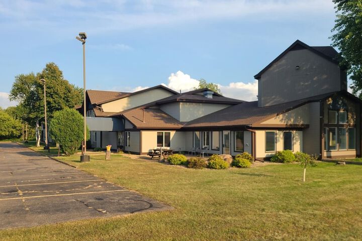 Nisswa Hotel and Suites