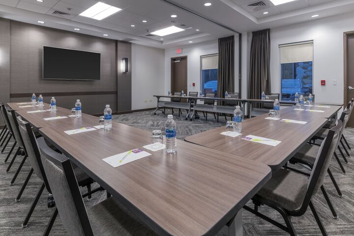Hyatt Place Marlborough / Apex Center