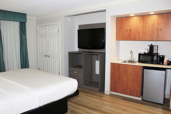 Room 27 of 48