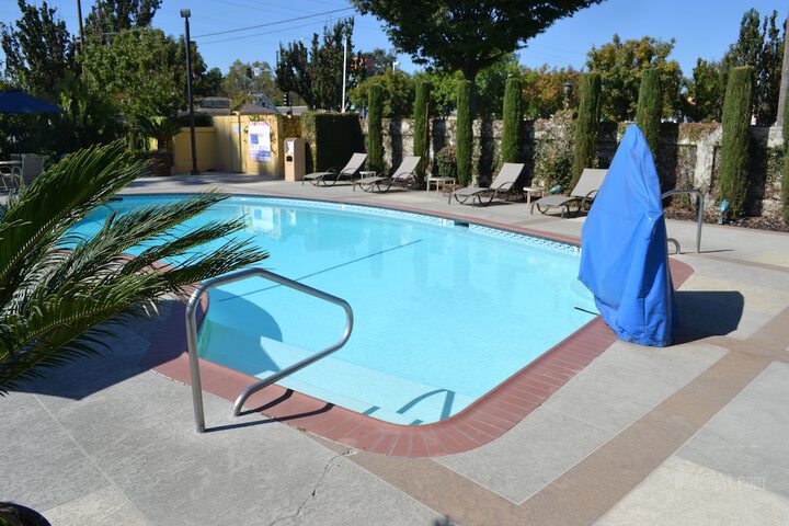 Pool 12 of 44