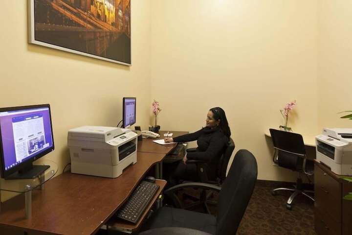 Business Center 43 of 44