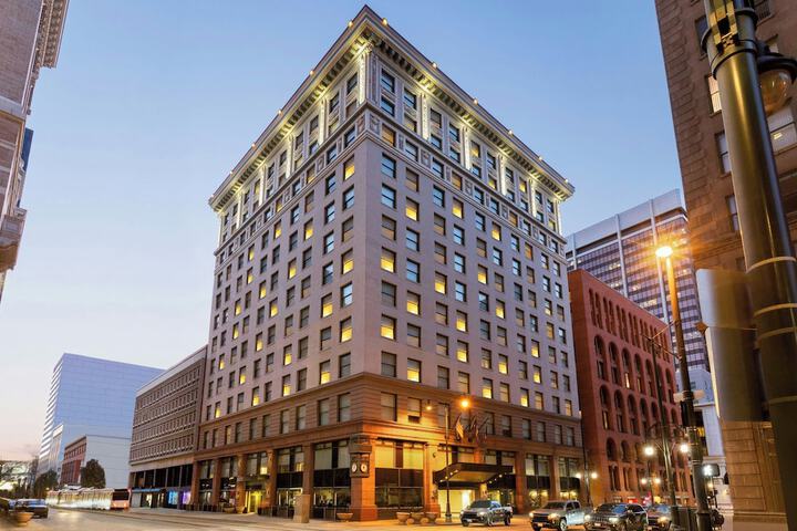 Hotel 5 of 89