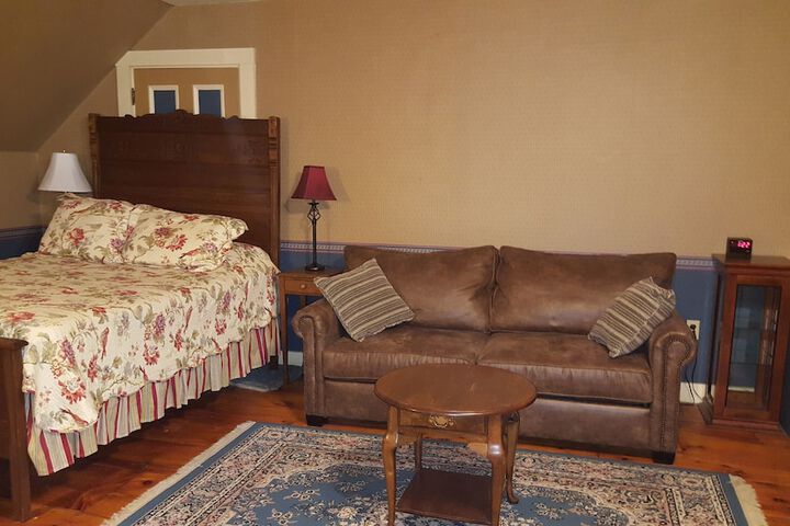 Room 33 of 51