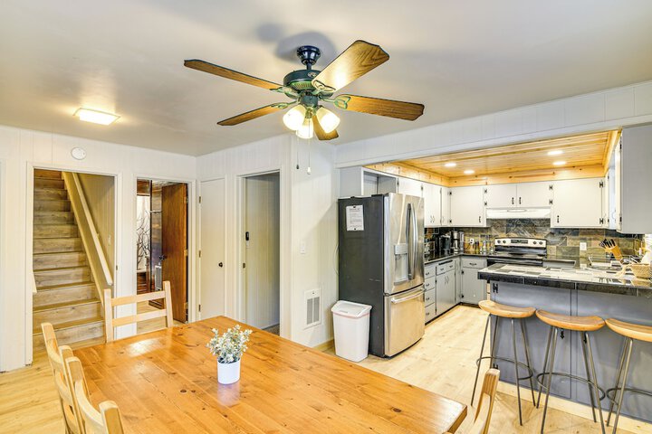 Graeagle Vacation Rental Cabin w / Game Room!