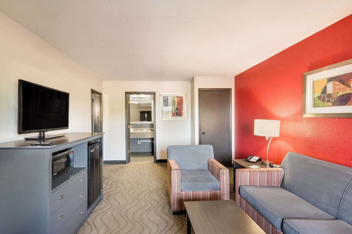 Room 19 of 65