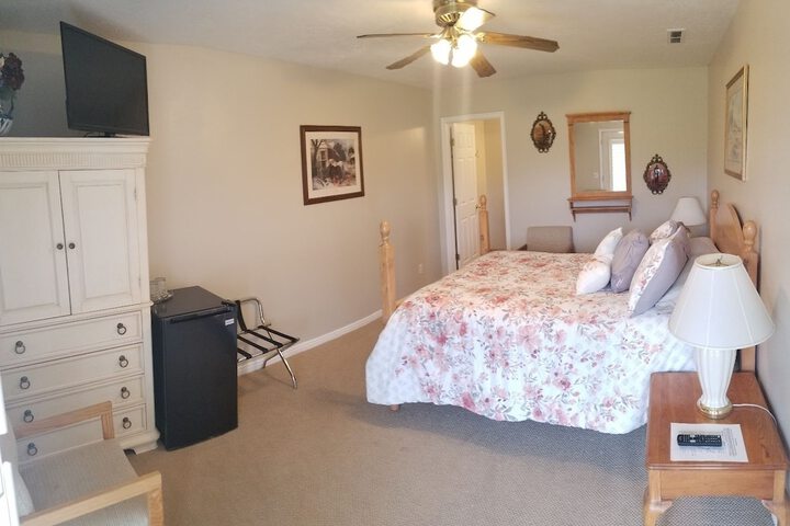 Room 6 of 22