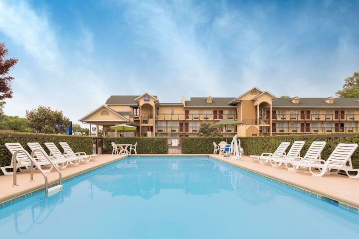 Pool 4 of 50