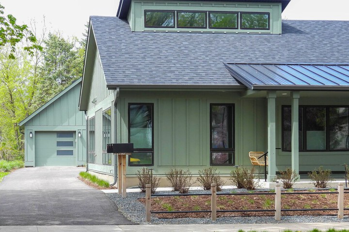 1 Mi to Carleton College: Wfh-friendly Apartment