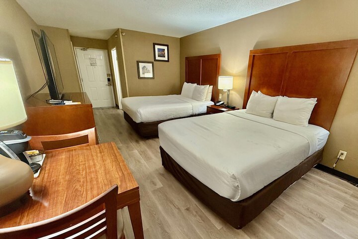 Comfort Inn Gurnee near Six Flags