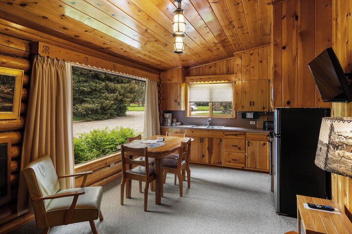 El Western Cabins & Lodges