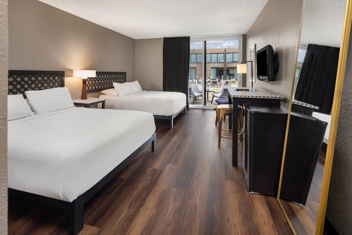 The Highlander Hotel Iowa City an Ascend Collection Hotel