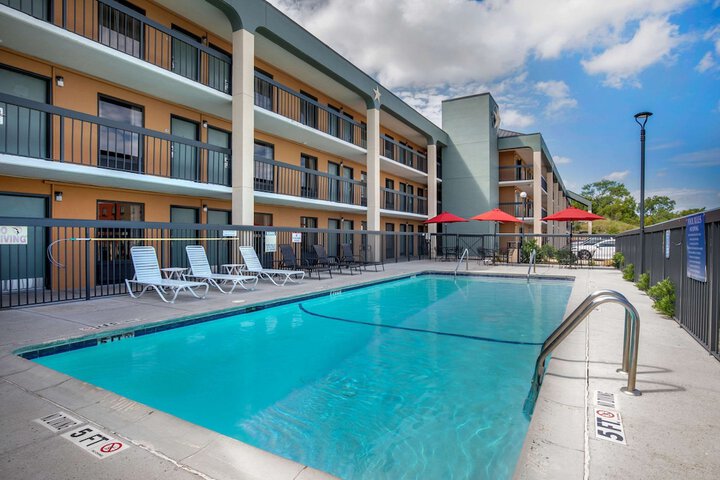 Pool 8 of 67