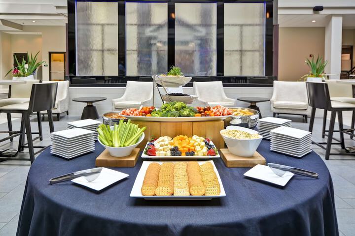 Dining 53 of 66