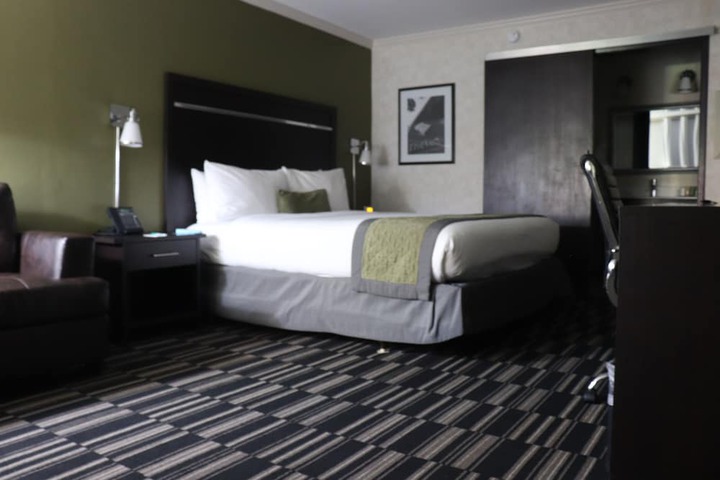 Room 27 of 49