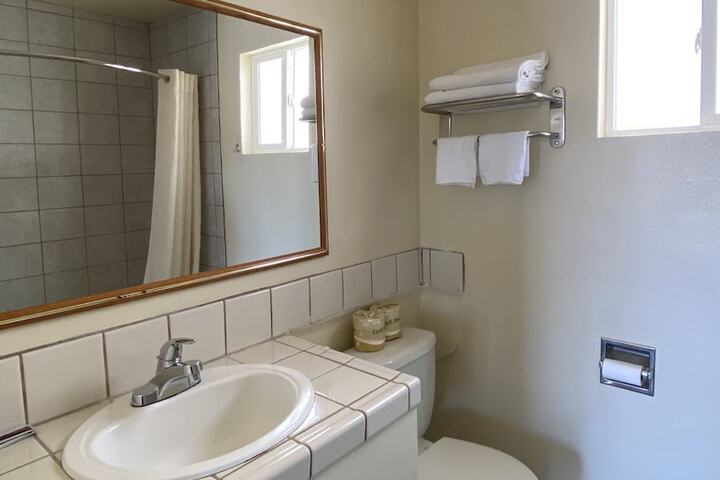 Room 10 of 12