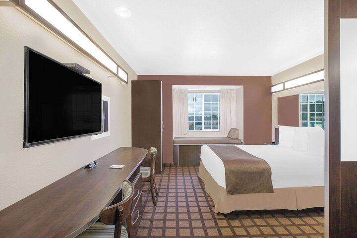 Room 12 of 22