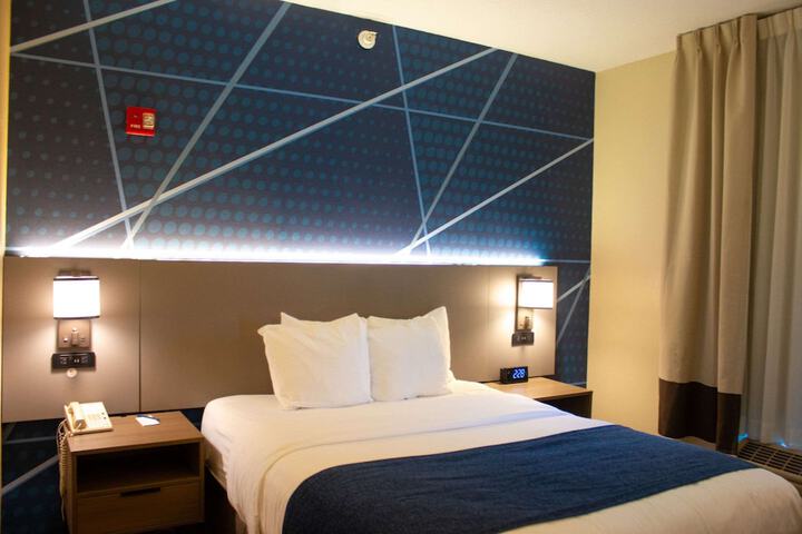 Room 5 of 14