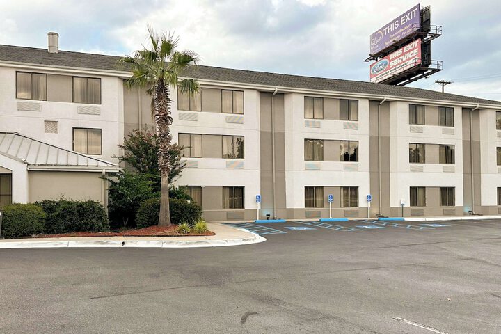 Hotel 2 of 40