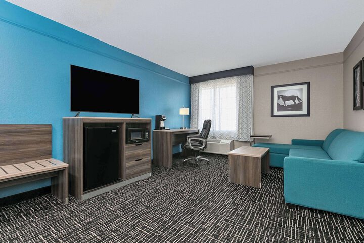La Quinta Inn & Suites by Wyndham Weatherford