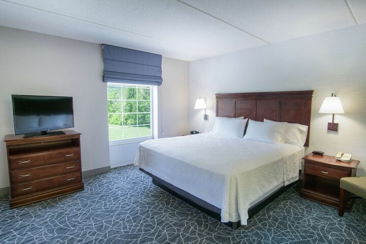 Room 25 of 47