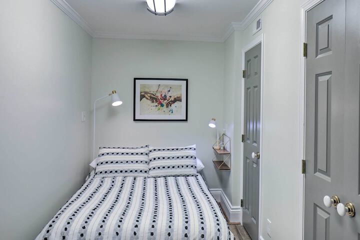 Charming & Walkable Fairport Village Apartment!