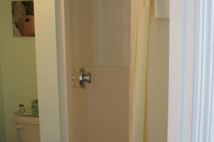 Room 8 of 34