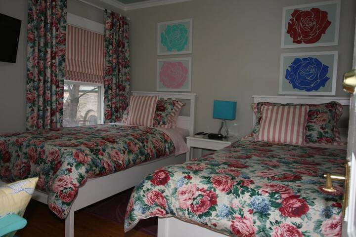 Room 15 of 37