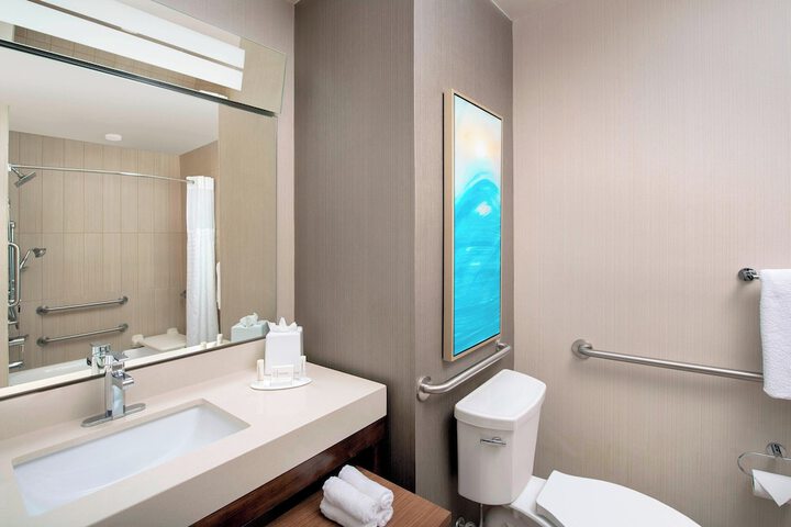 Room 12 of 28