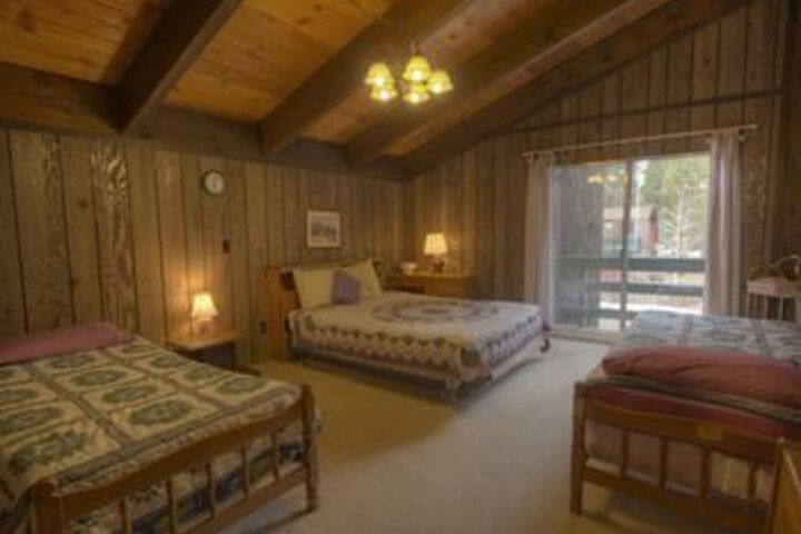 Conveniently Located Tahoe Home for 10 by RedAwning