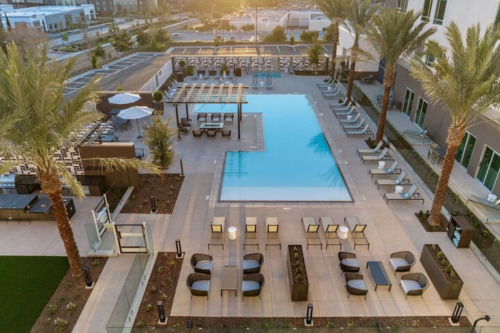 Pool 4 of 27