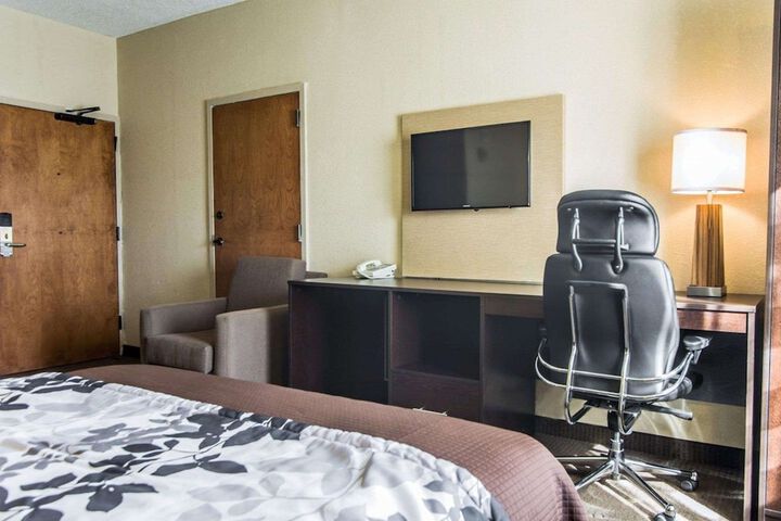 Room 14 of 40