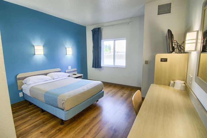 Room 36 of 40