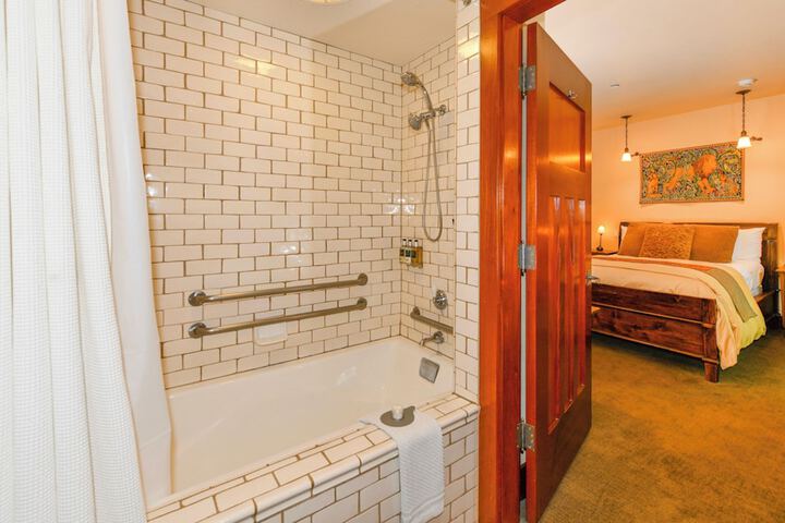 Room 42 of 69