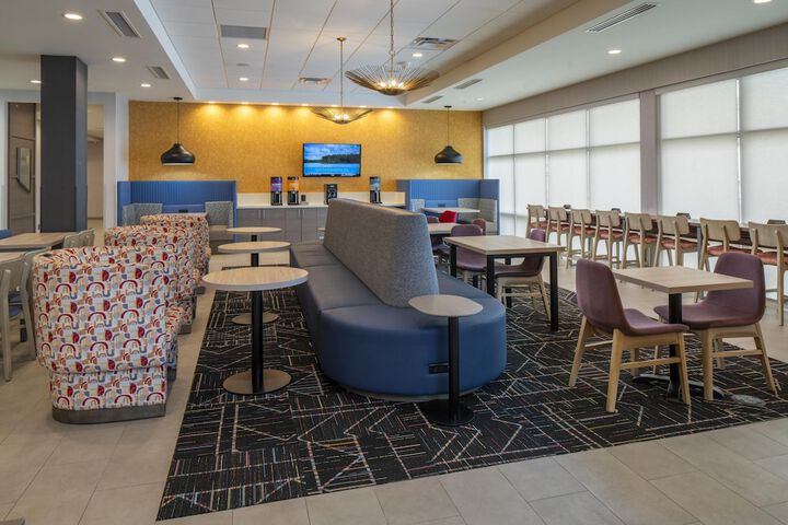 Home2 Suites by Hilton Montgomery Downtown