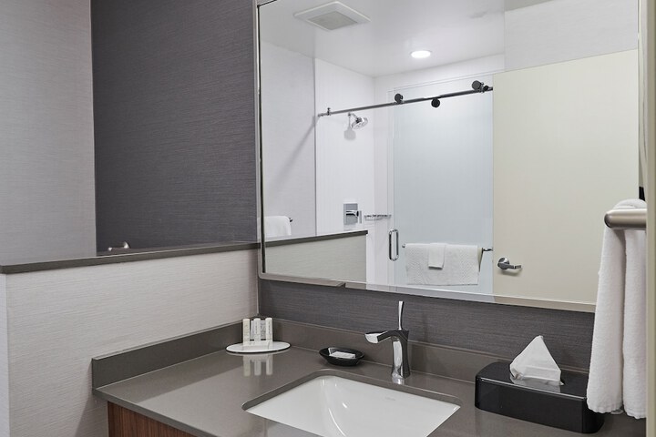Courtyard by Marriott Medford Airport