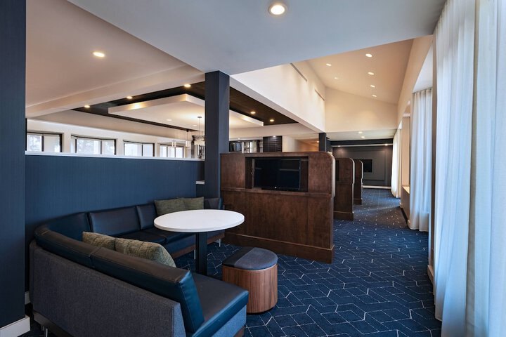 Hotel Interior 4 of 28
