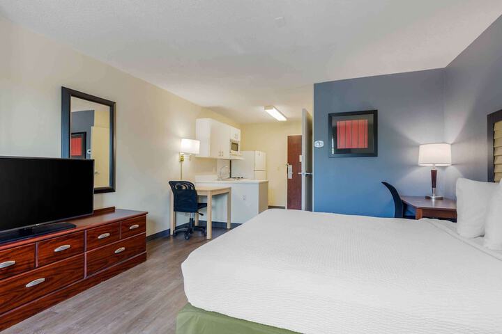Room 26 of 37